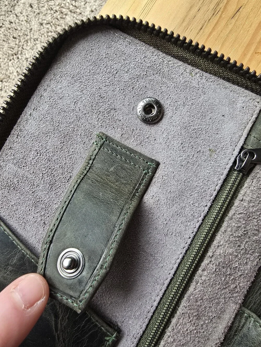 Lorton & Horn XS Leather Travel Wallet Chesterfield Green